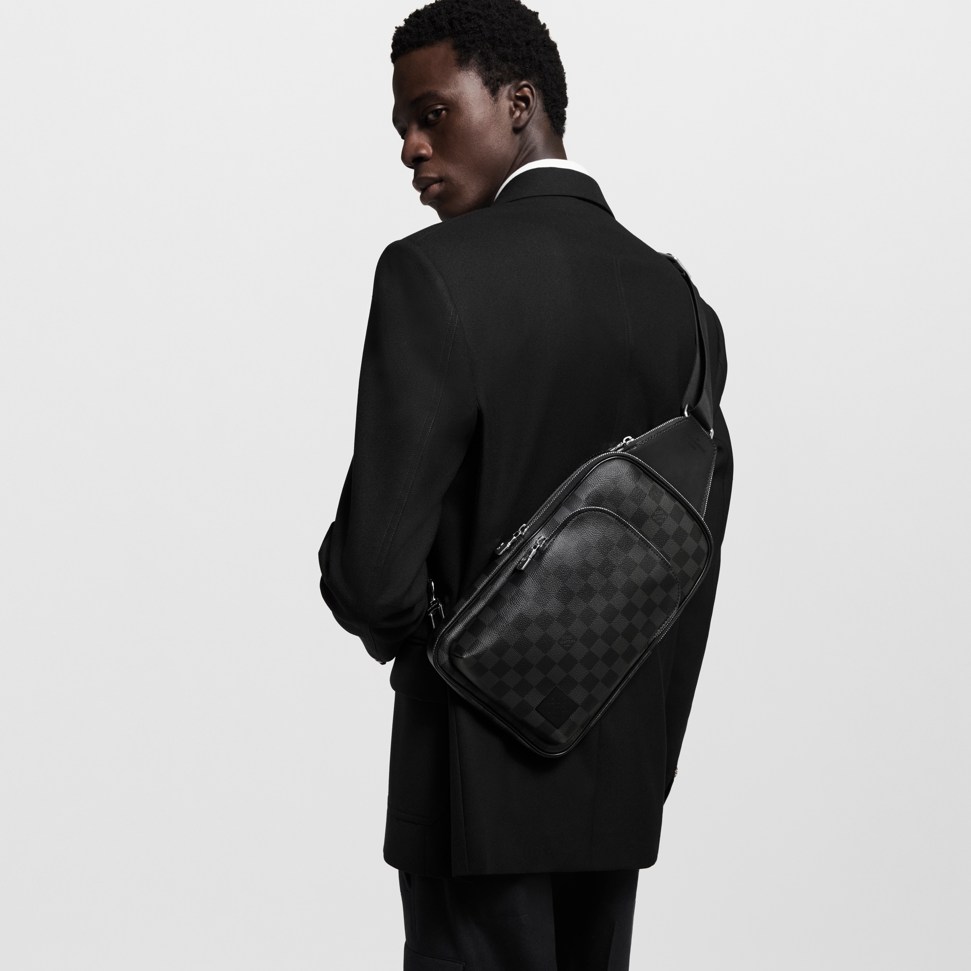 Avenue Slingbag Damier Graphite in Men