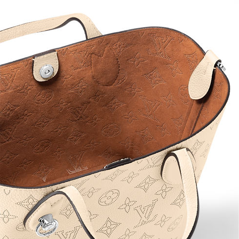 Blossom PM Mahina in Bags and Small Leather Goods's Women Bags Newness collections by Louis Vuitton (Product zoom)