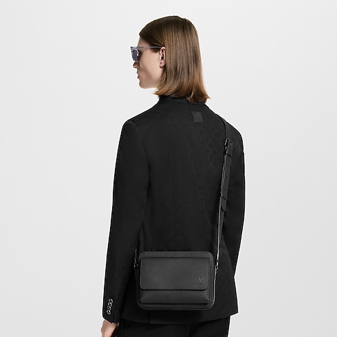 Boarding Messenger LV Aerogram in Bags and Small Leather Goods's Men Bags Newness collections by Louis Vuitton (Product zoom)