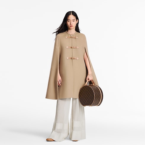 Boîte Chapeau 30 Monogram Canvas in Les Extraordinaires's Hardsided Boxes collections by Louis Vuitton (Product zoom)