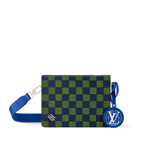 Book Messenger D15 in Bags and Small Leather Goods's Men Bags Newness collections by Louis Vuitton (Product zoom)