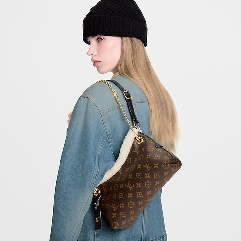 CarryAll BB H33 in Women's Handbags All Handbags for Women collections by Louis Vuitton (Product zoom)