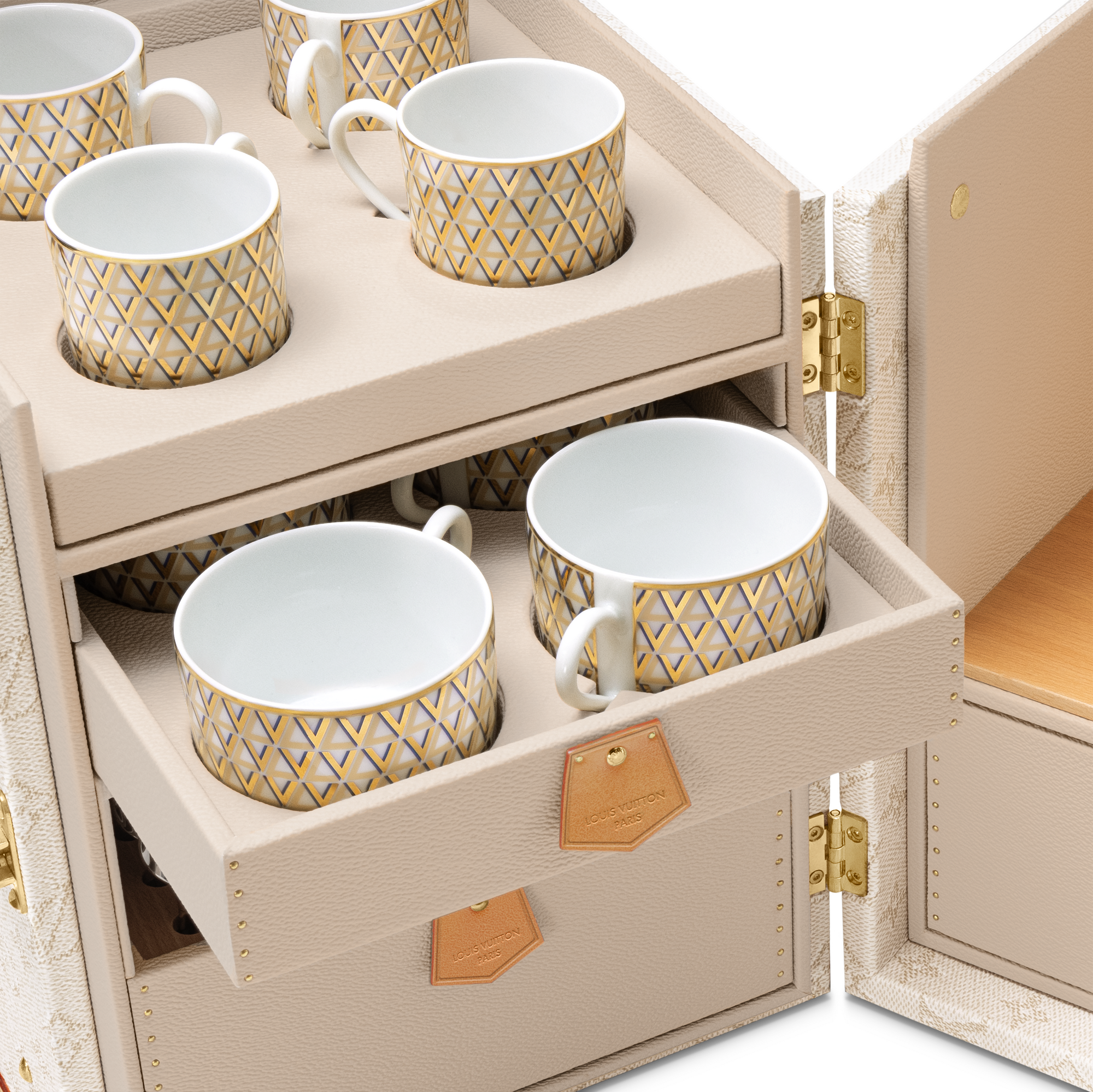Coffee Trunk G71 in Trunks, Travel and Home