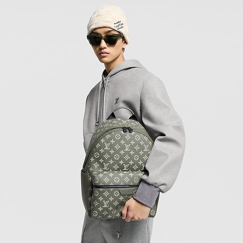 Discovery Backpack PM Monogram Shadow Leather in Men's Bags All Bags For Men collections by Louis Vuitton (Product zoom)