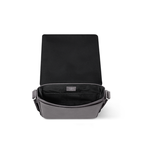 District PM Taiga in Bags and Small Leather Goods's Men Bags Newness collections by Louis Vuitton (Product zoom)