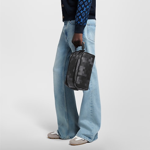 Dopp Kit D16 in Men's Travel Travel Accessories collections by Louis Vuitton (Product zoom)