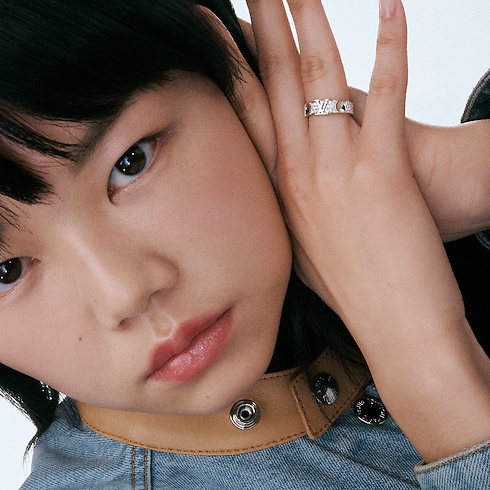 Empreinte Medium Ring, White Gold and Diamonds in Jewellery's Categories Rings collections by Louis Vuitton (Product zoom)