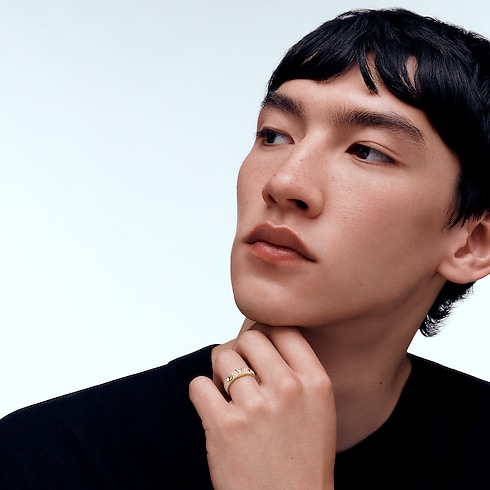 Empreinte Medium Ring, Yellow Gold and Diamonds in Jewellery's Categories All Fine Jewellery collections by Louis Vuitton (Product zoom)