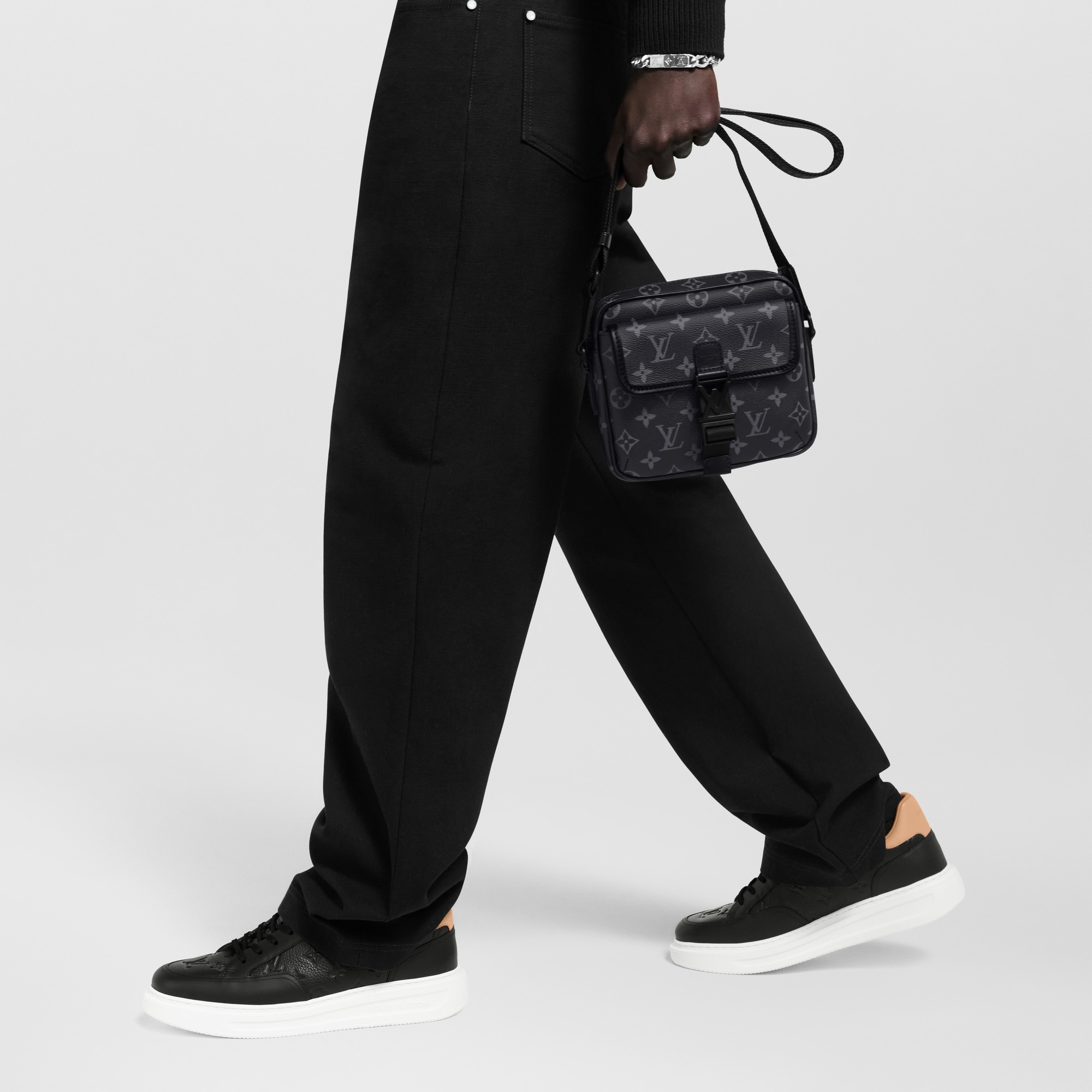 Getaway Messenger Monogram Eclipse in Men