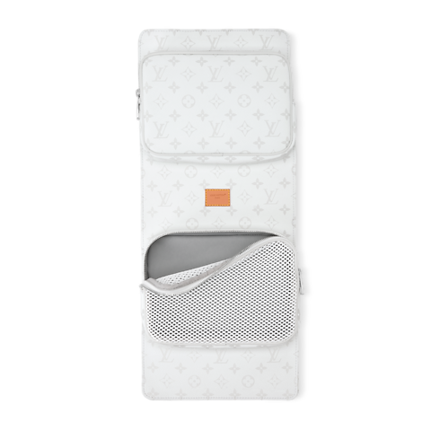 Hanging Toiletry Bag in New's For Men Digital Preorder: LV Ski collections by Louis Vuitton (Product zoom)