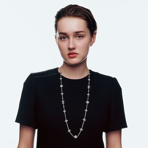Idylle Blossom Multi-Motif Long Necklace, White Gold and Diamonds in Jewellery's Categories Necklaces and Pendants collections by Louis Vuitton (Product zoom)