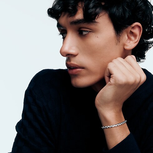 Le Damier de Louis Vuitton Medium Bracelet, White Gold and Diamonds in Jewellery's Categories Bracelets collections by Louis Vuitton (Product zoom)