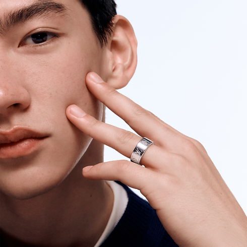 Les Gaston Vuitton Small Ring, White Gold in Jewellery's Categories Rings collections by Louis Vuitton (Product zoom)