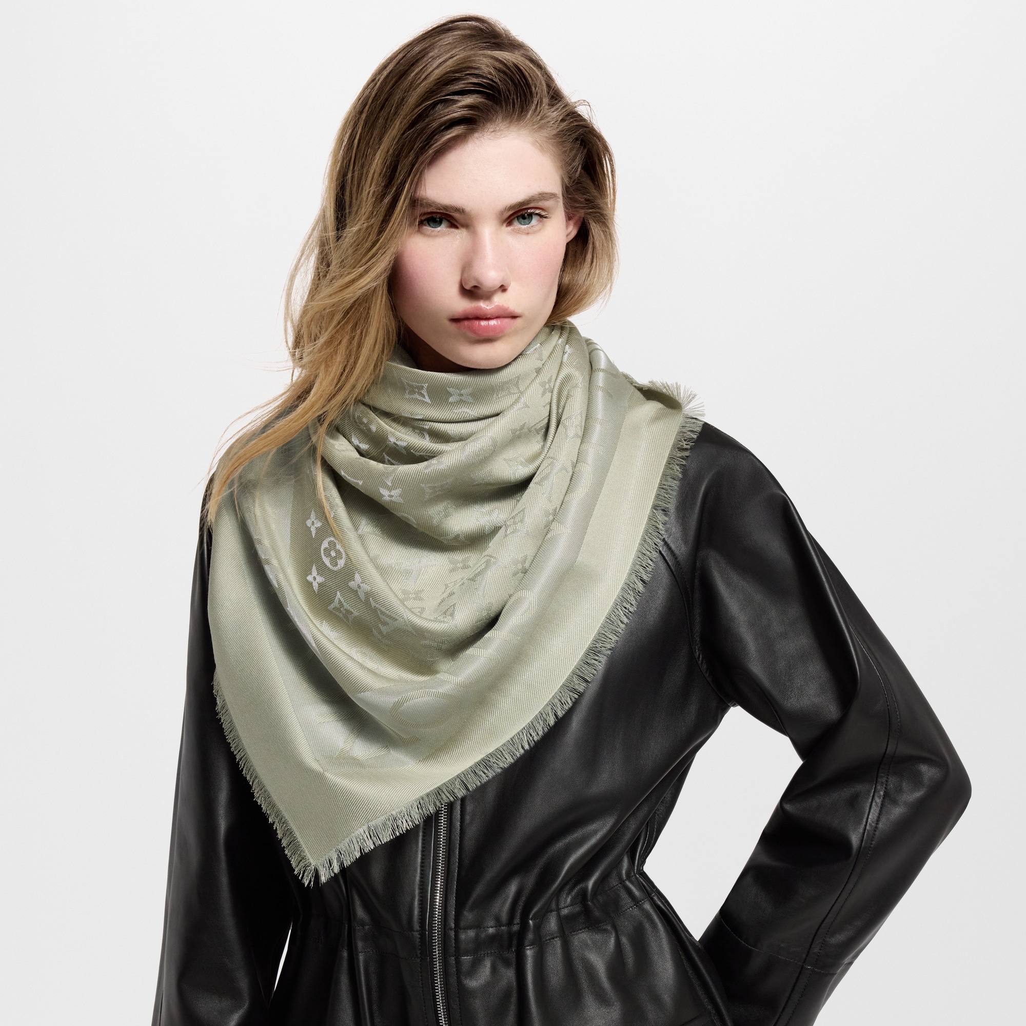 Lock And Go Shine Shawl . in Women