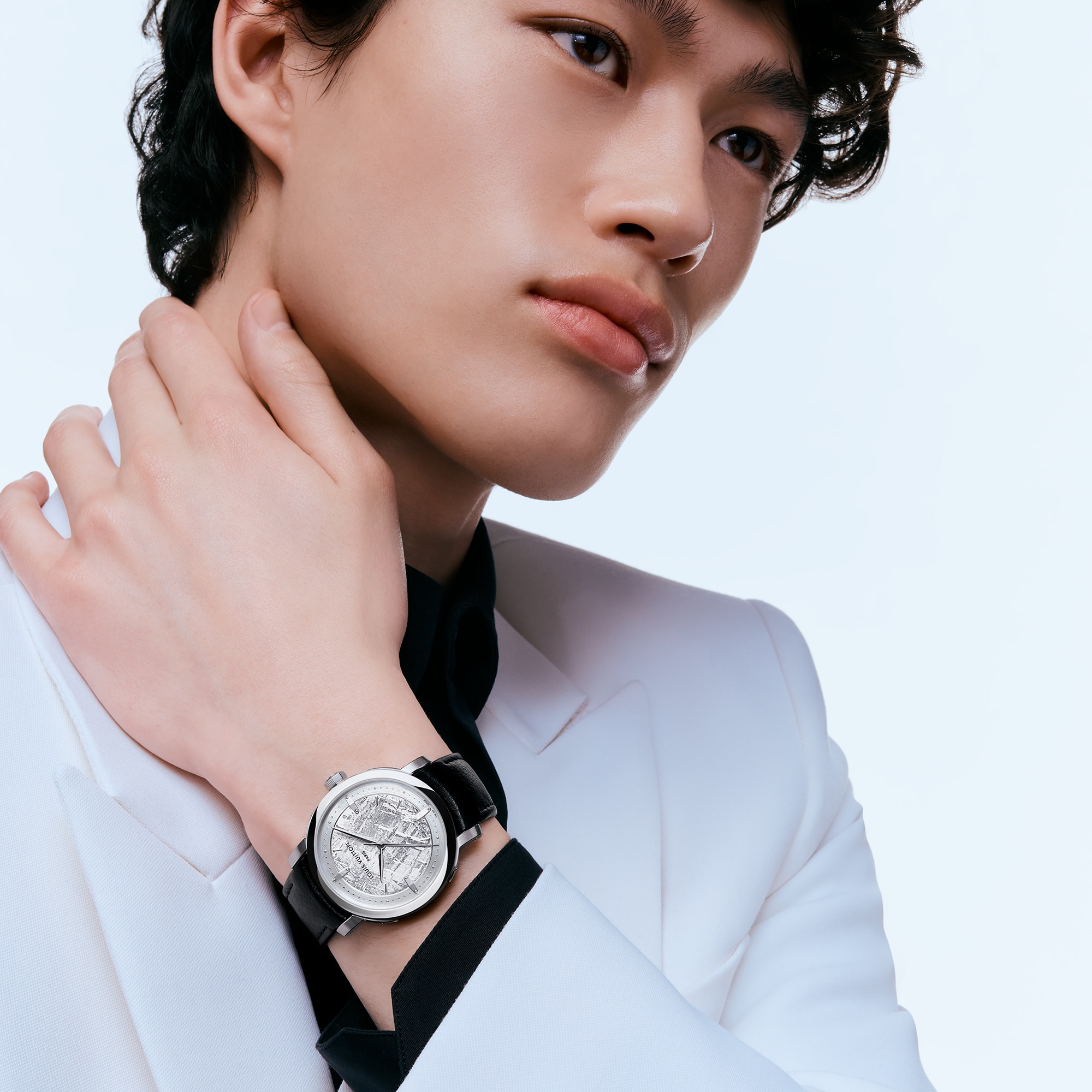 Louis Vuitton Escale, Automatic, 39mm, Platinum  in Watches