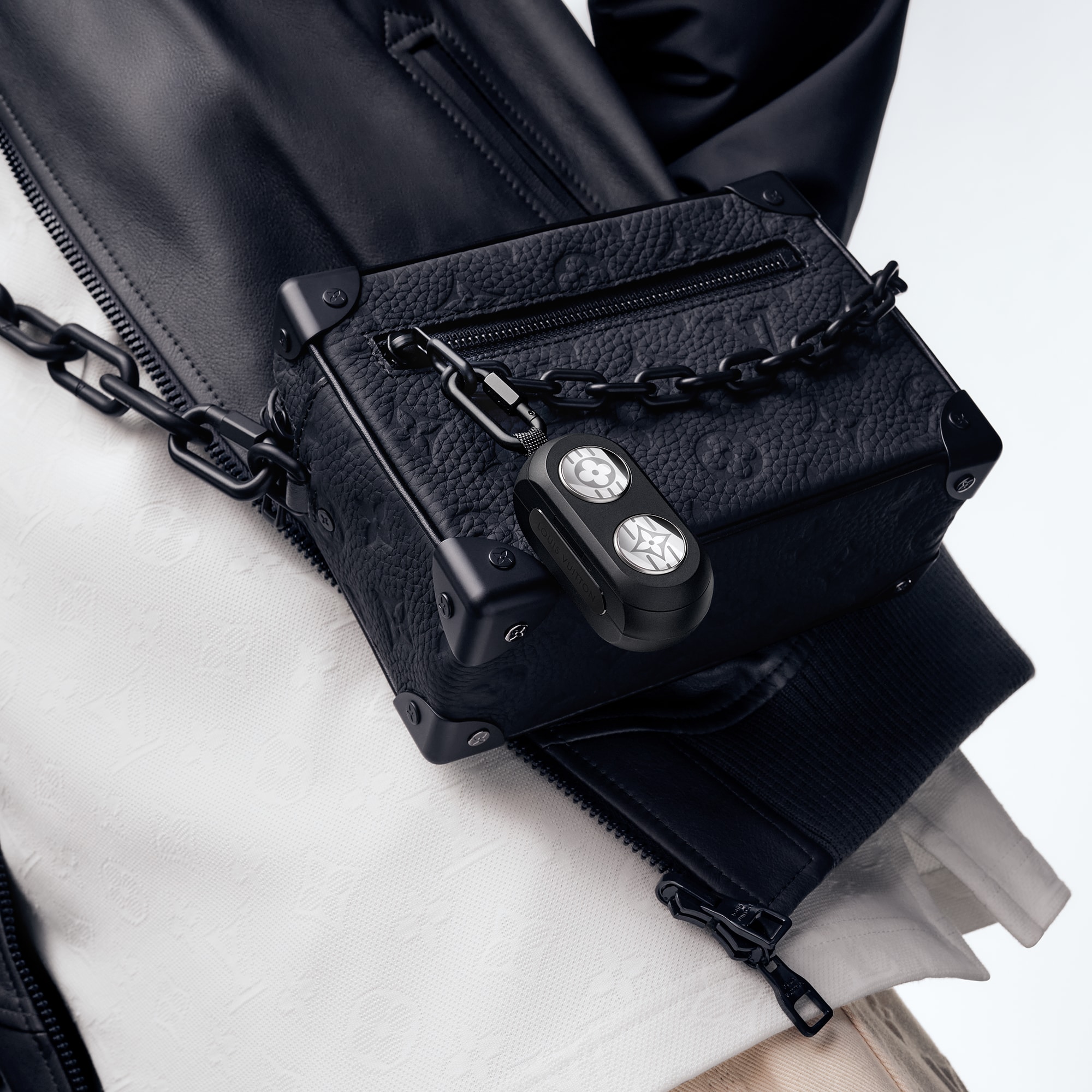 Louis Vuitton Horizon Light Up Earphones - Silver  in Trunks, Travel and Home