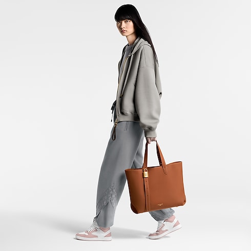 Low Key Cabas MM Low Key in Women's Handbags All Handbags for Women collections by Louis Vuitton (Product zoom)