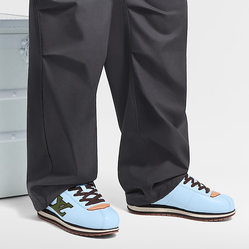 LV BUTTERSOFT Sneaker cropped worn view