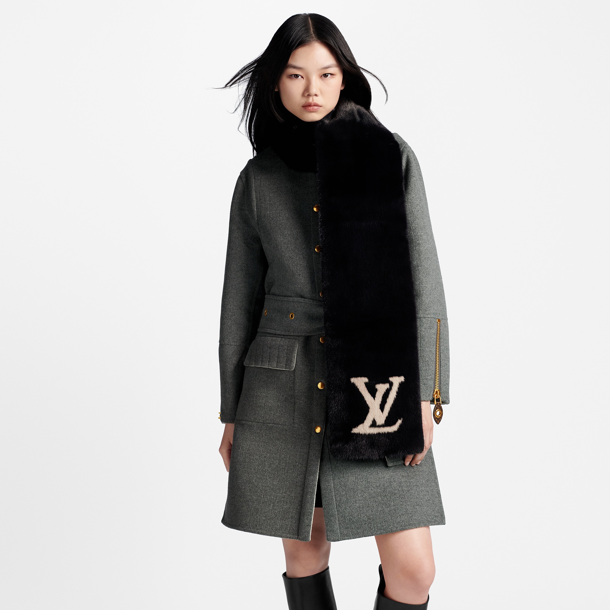LV Cosy Mink Fur Scarf . in Women