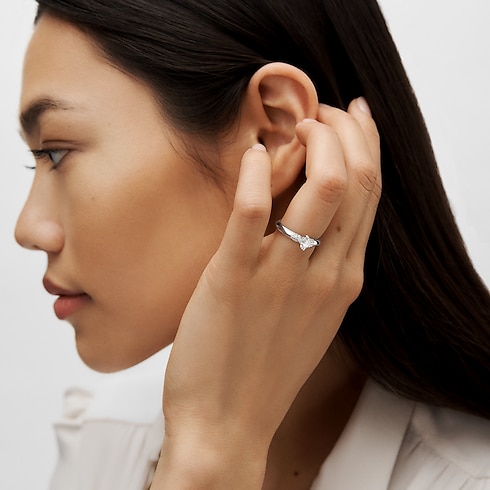 LV Diamonds Solitaire, LV Monogram Star cut in Jewellery's Collections LV Diamonds collections by Louis Vuitton (Product zoom)