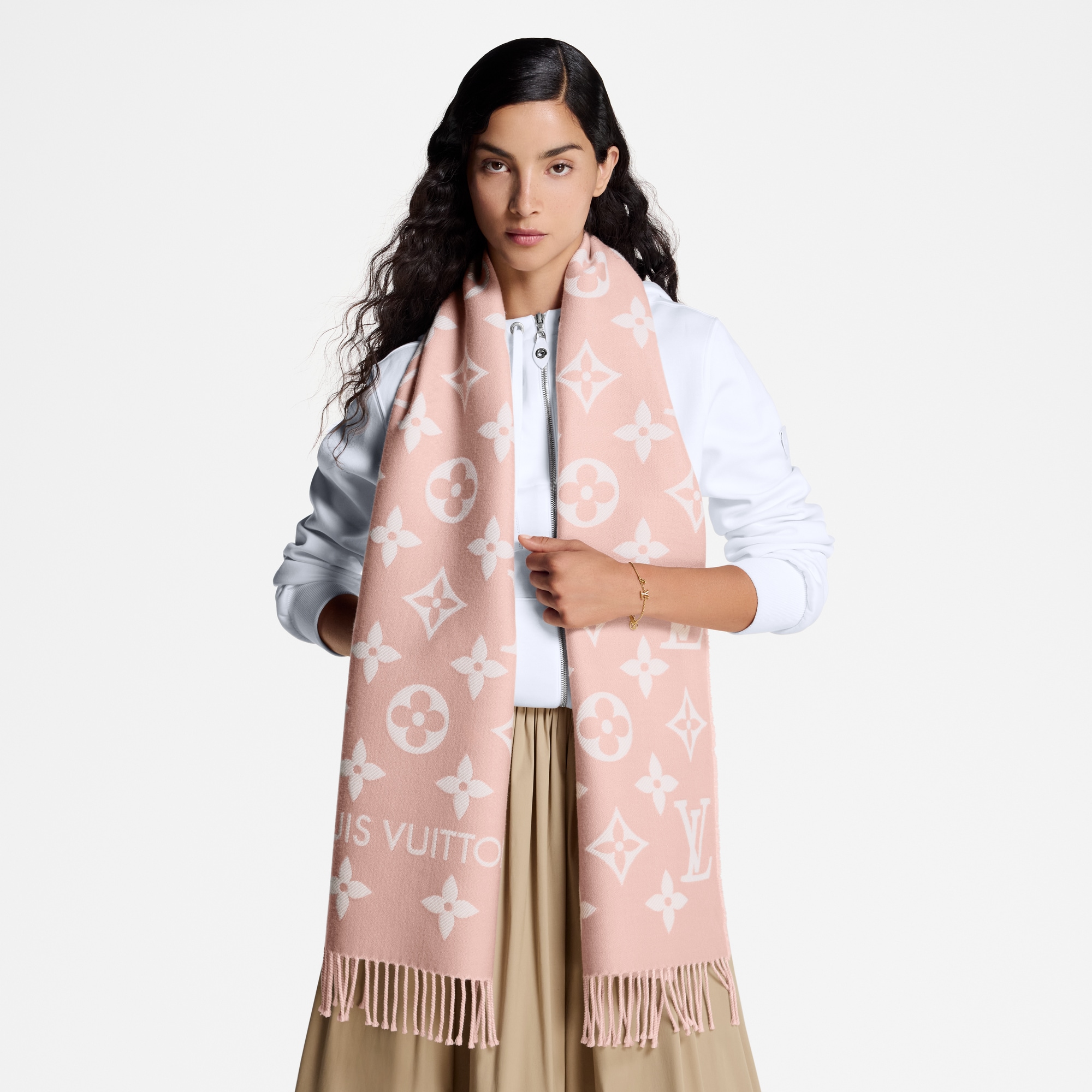 LV Essential scarf . in Women