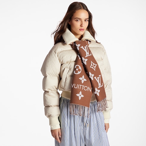 LV Essential Scarf . in Women's Accessories Women's Scarves collections by Louis Vuitton (Product zoom)