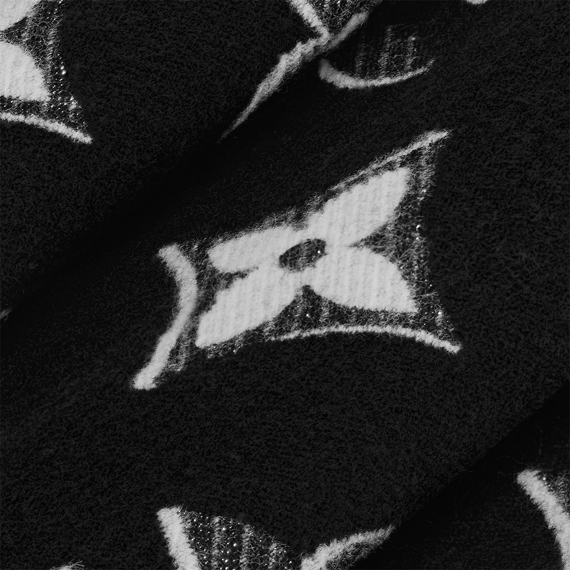 LV Essential Shine Scarf . in Women