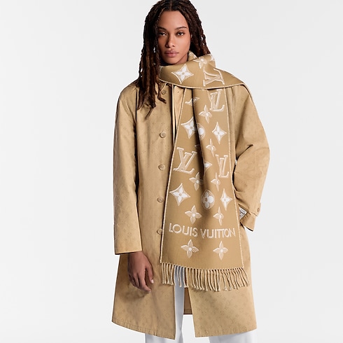 LV Essential Shine Scarf . in Women's Accessories Women's Scarves collections by Louis Vuitton (Product zoom)