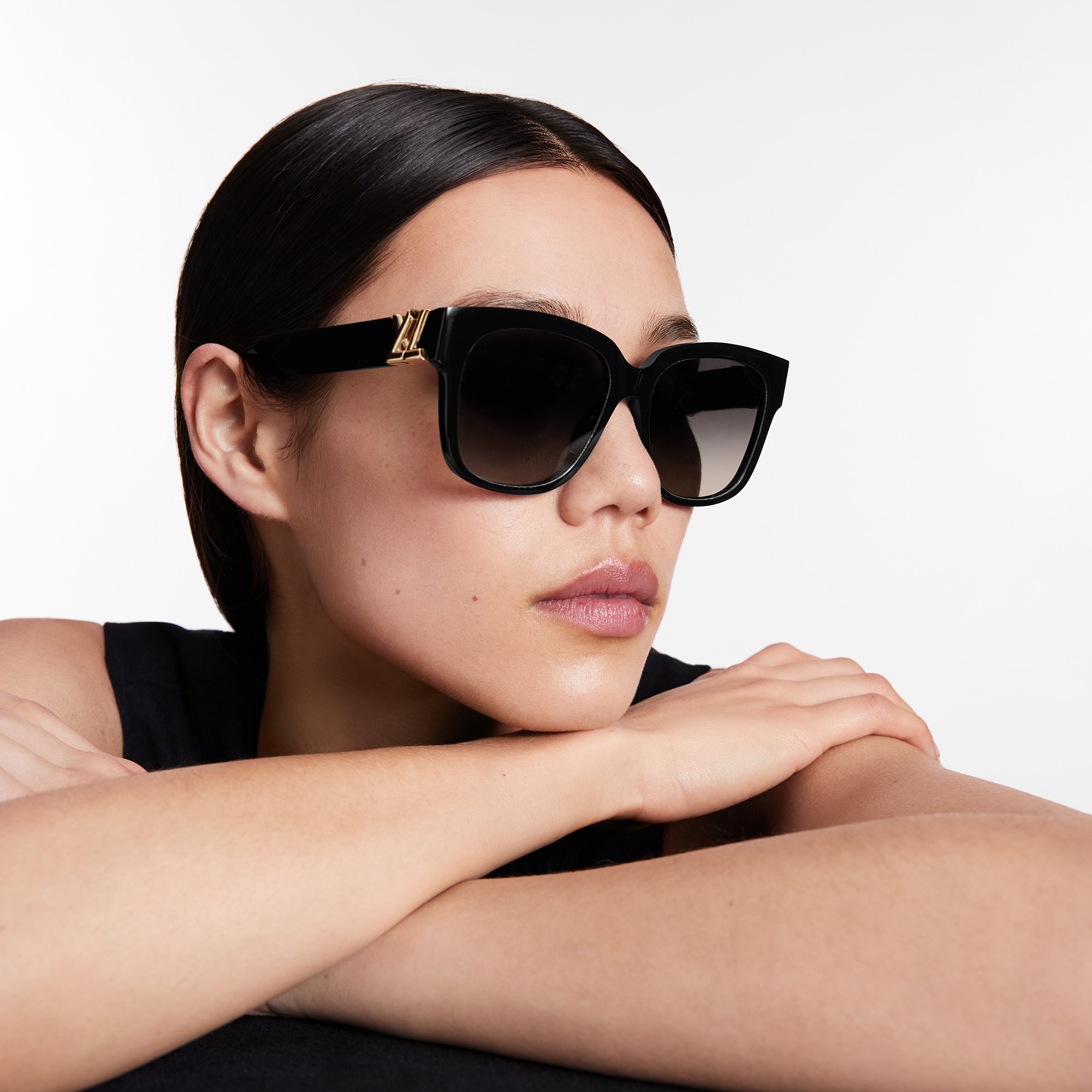 LV-GO14 Square Sunglasses . in Women