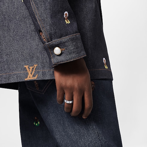 LV Mosaic Thin Ring . in Men's Fashion Jewellery Rings collections by Louis Vuitton (Product zoom)
