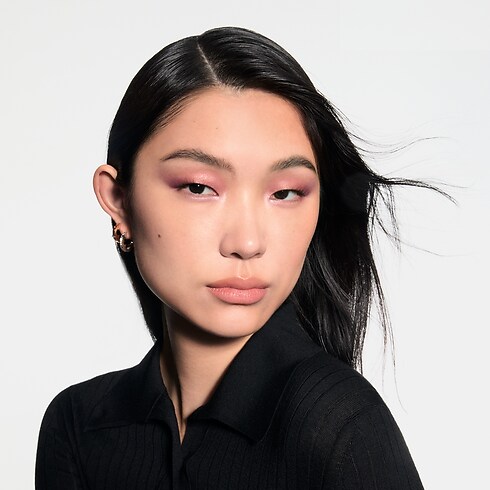 LV Ombres - Eyeshadow Palette in Perfumes and Beauty's Eyes } collections by Louis Vuitton (Product zoom)