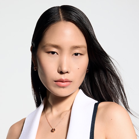 LV Rouge - Satin Lipstick in Perfumes and Beauty's Lips } collections by Louis Vuitton (Product zoom)