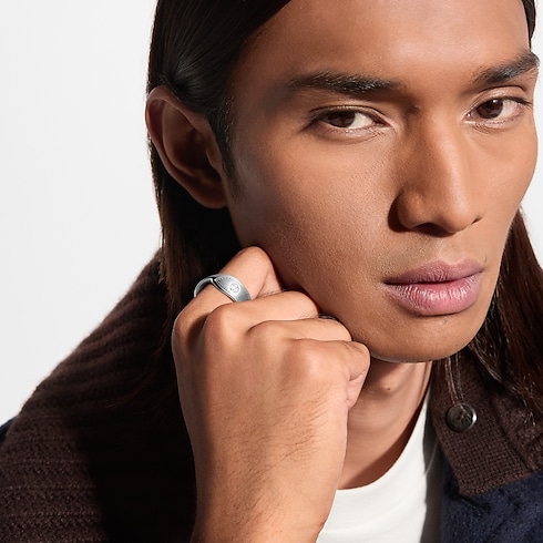 LV Trunk Ring . in Men's Fashion Jewellery All Fashion Jewellery collections by Louis Vuitton (Product zoom)