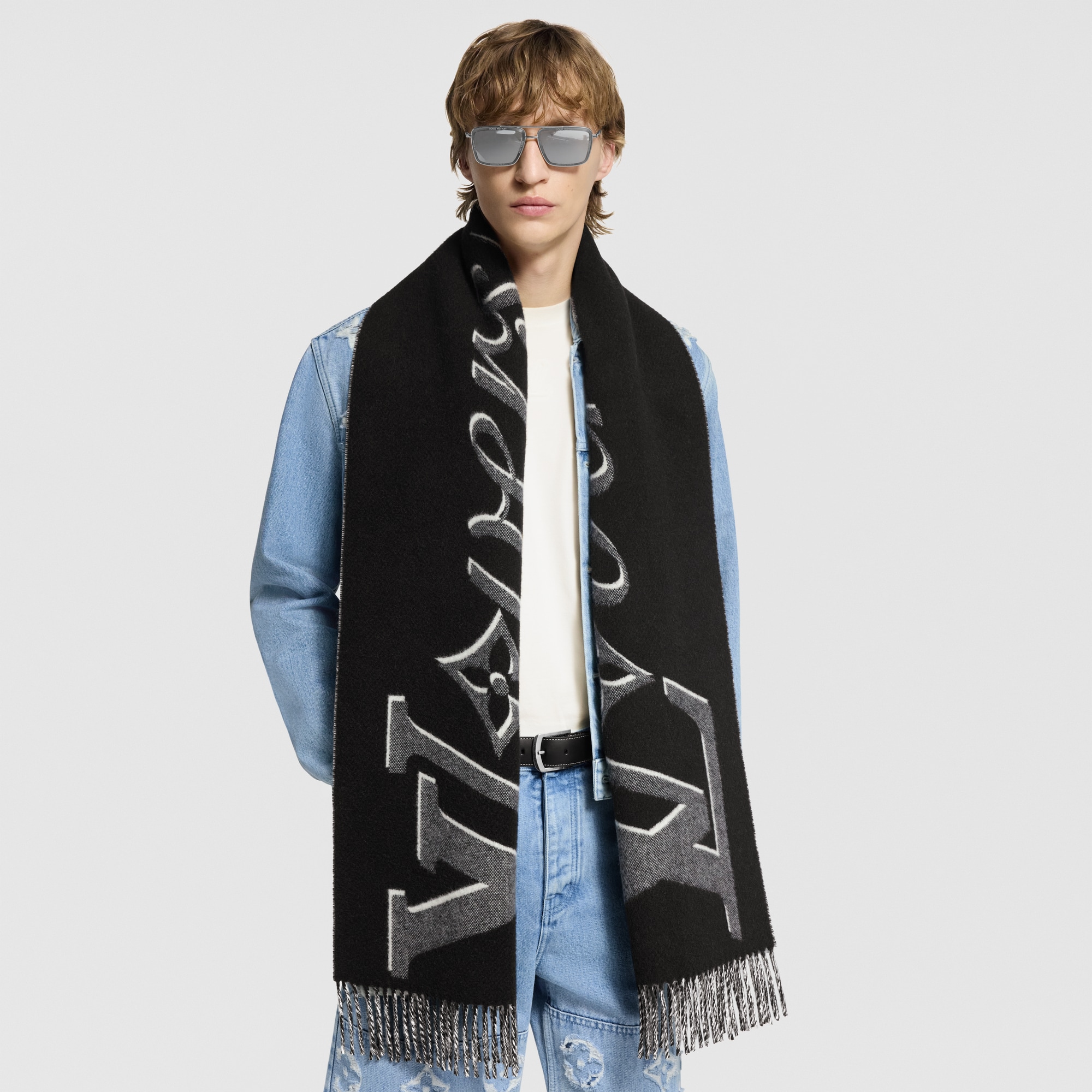 LV Vers Scarf . in Men
