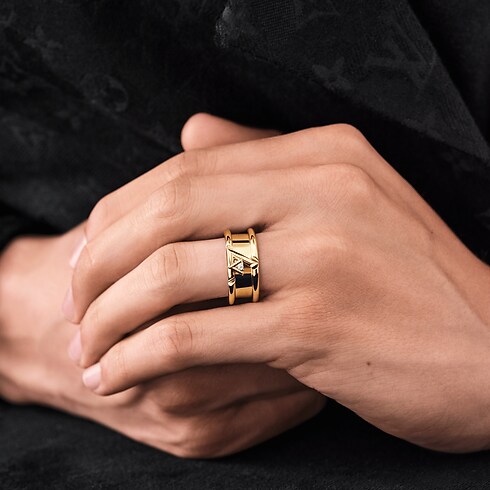 LV Volt One Band Ring, Yellow Gold And Diamond in Jewellery's Categories All Fine Jewellery collections by Louis Vuitton (Product zoom)