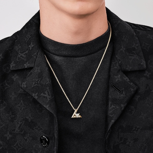 LV Volt One Large Pendant, Yellow Gold And Diamond in Jewellery's Categories All Fine Jewellery collections by Louis Vuitton (Product zoom)