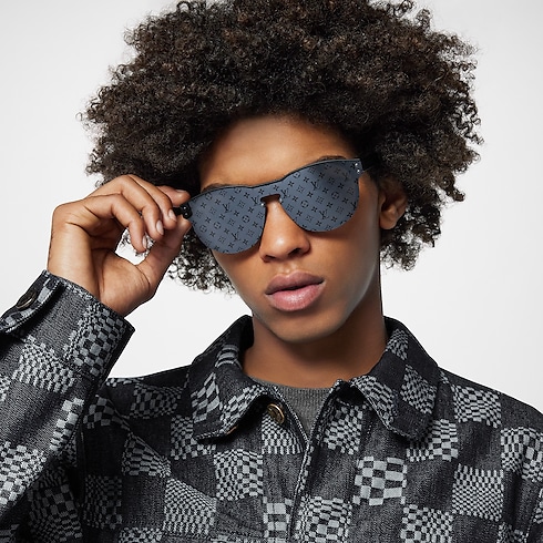 LV Waimea Round Sunglasses . in Men's Accessories Sunglasses collections by Louis Vuitton (Product zoom)