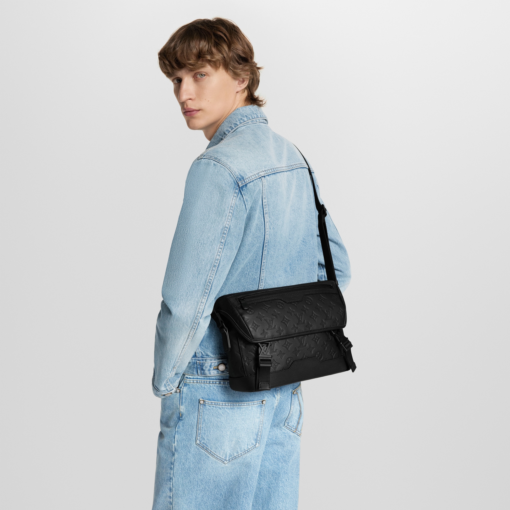 Messenger Voyager PM Monogram Shadow Leather in Men