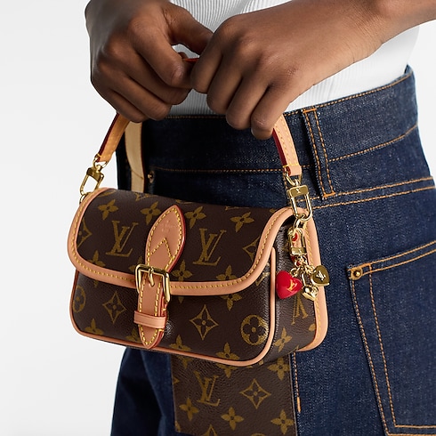 Micro Charms Heart Bag Charm . in Women's Accessories Key Holders and Bag Charms collections by Louis Vuitton (Product zoom)