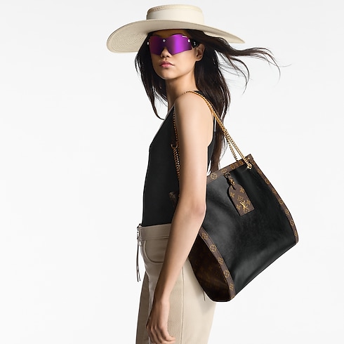 Nova MM LV Vibe in Women's Handbags All Handbags for Women collections by Louis Vuitton (Product zoom)