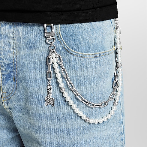 Pearls Chain Belt and Bag Charm . in Men's Accessories Key Holders and Bag Charms collections by Louis Vuitton (Product zoom)