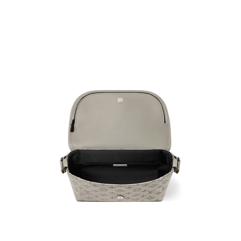 Pulse Messenger Monogram Shadow Leather in Bags and Small Leather Goods's Women Bags Newness collections by Louis Vuitton (Product zoom)