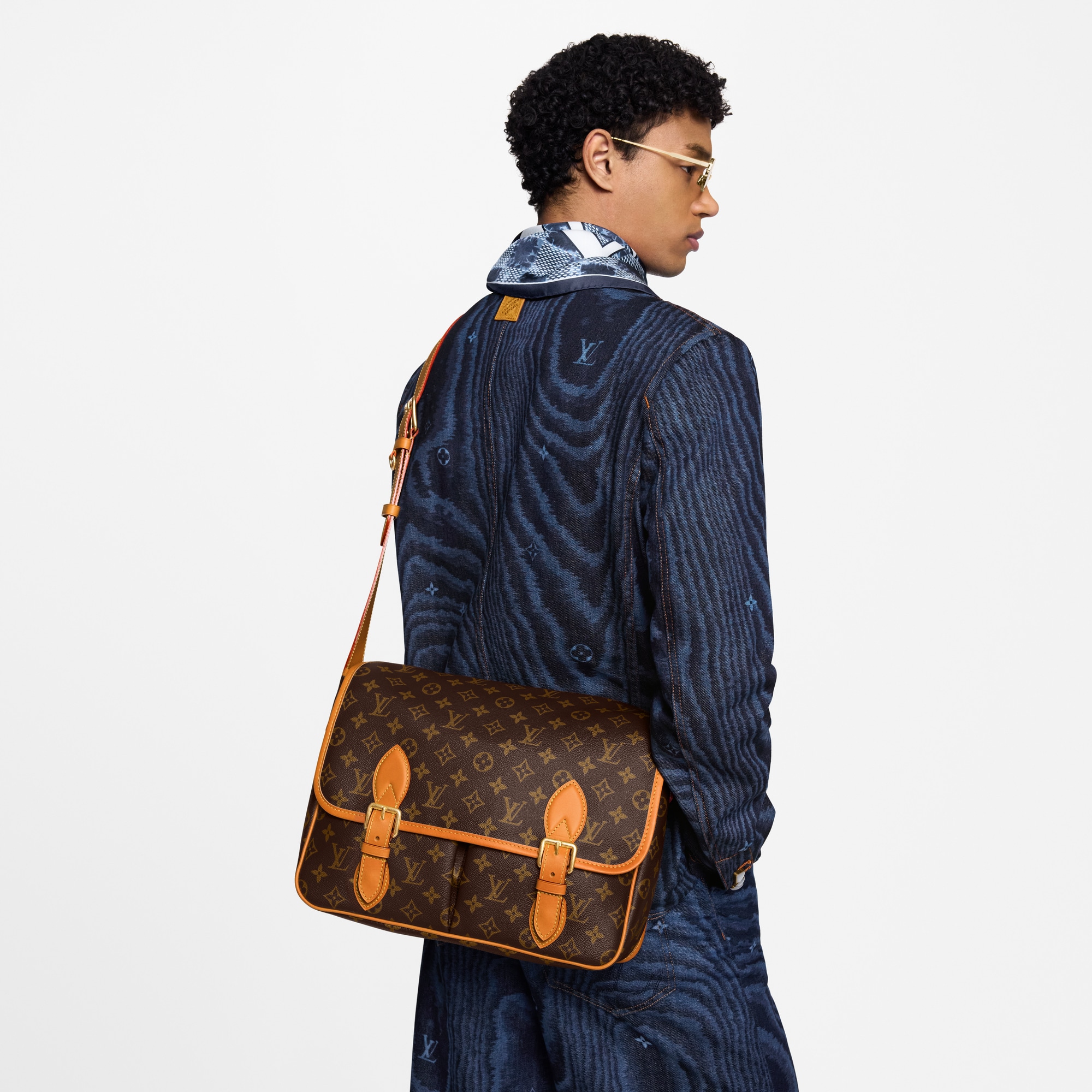 Satchel Messenger G69 in Bags and Small Leather Goods