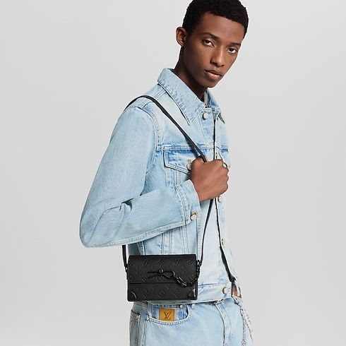 Steamer Wearable Wallet Monogram Taurillon Leather LG - G90 in Men's Bags All Collections collections by Louis Vuitton (Product zoom)