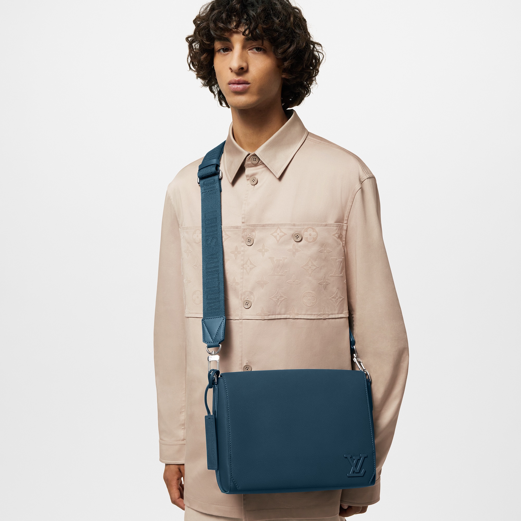 Takeoff Messenger LV Aerogram in Men