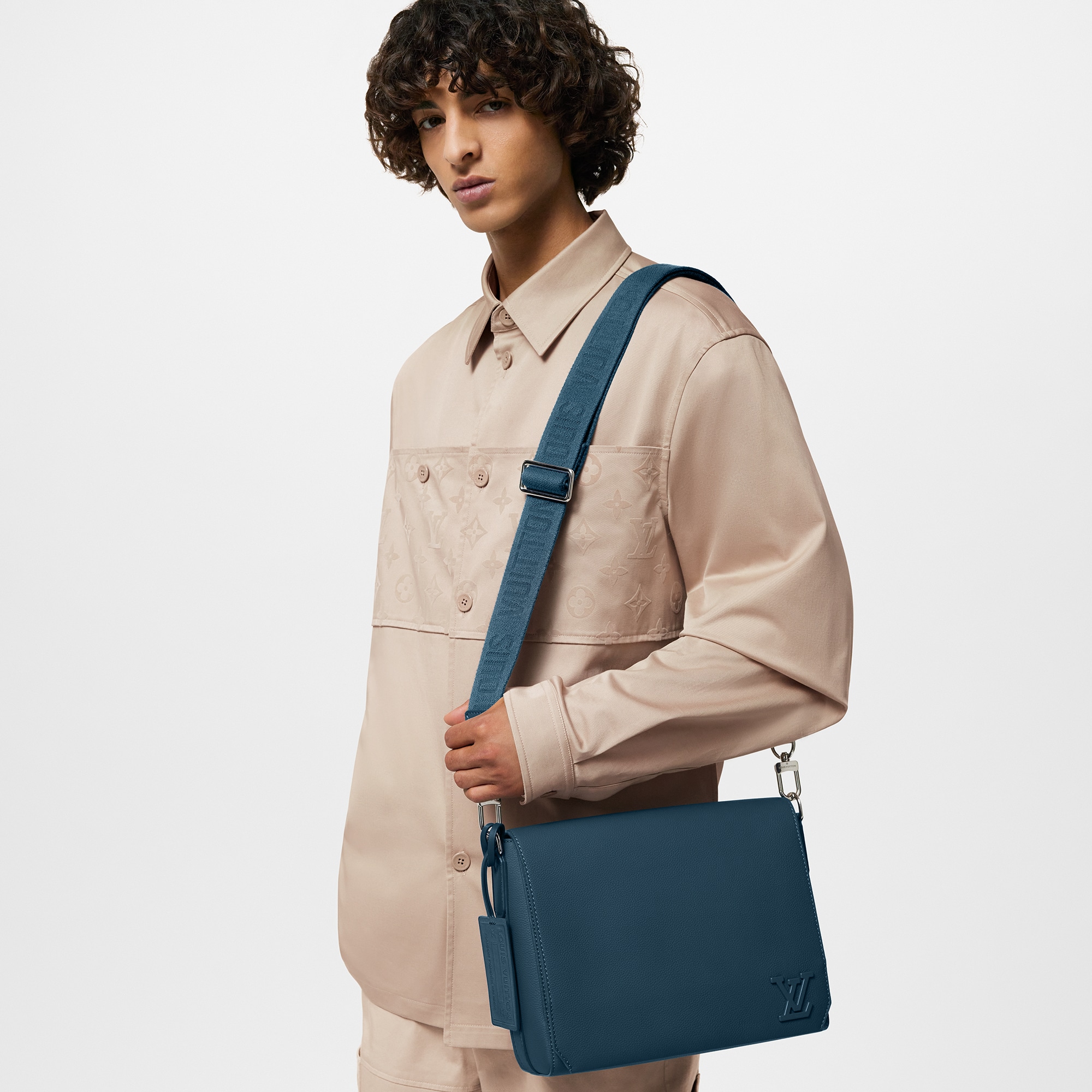 Takeoff Messenger LV Aerogram in Men