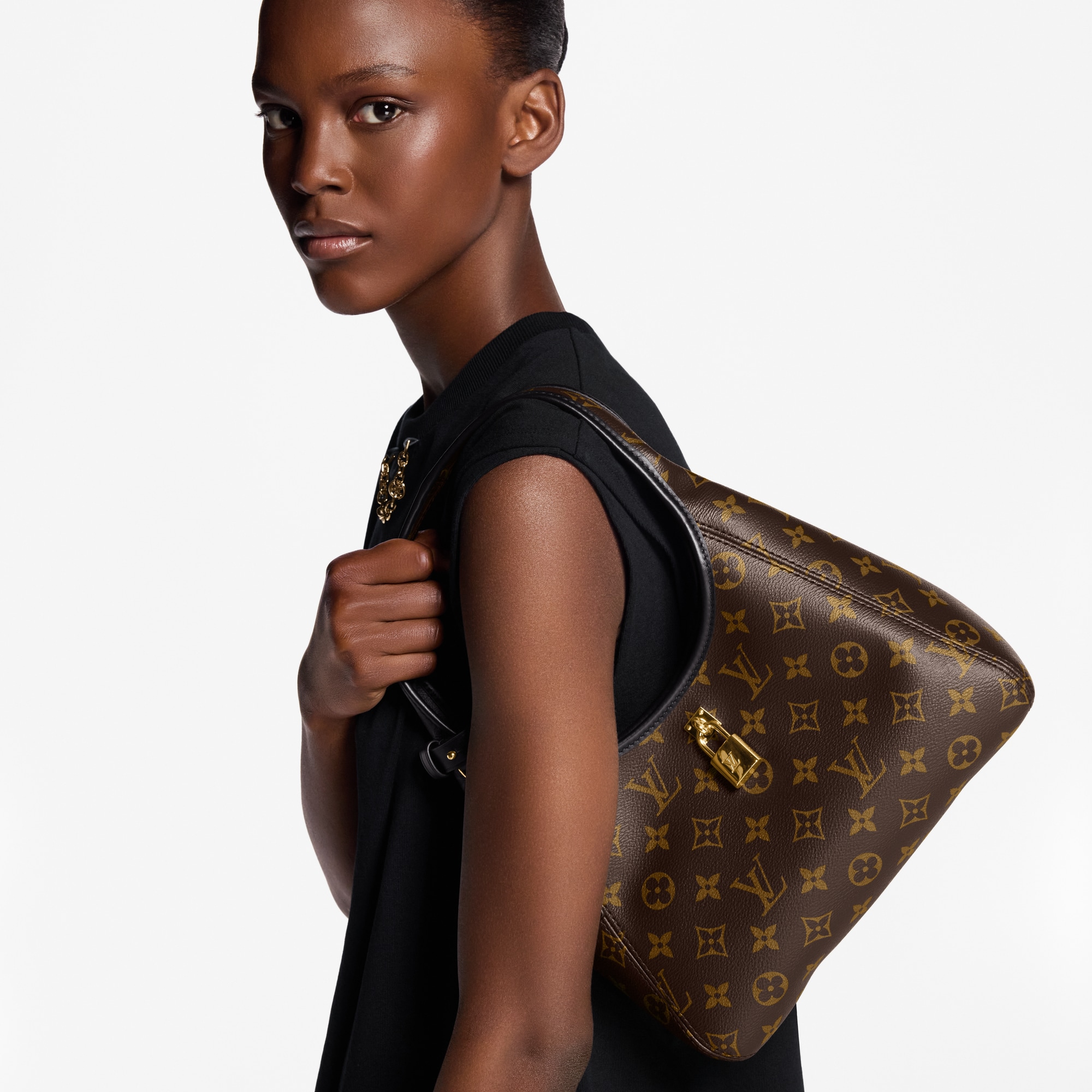 The Drop PM Monogram in Women