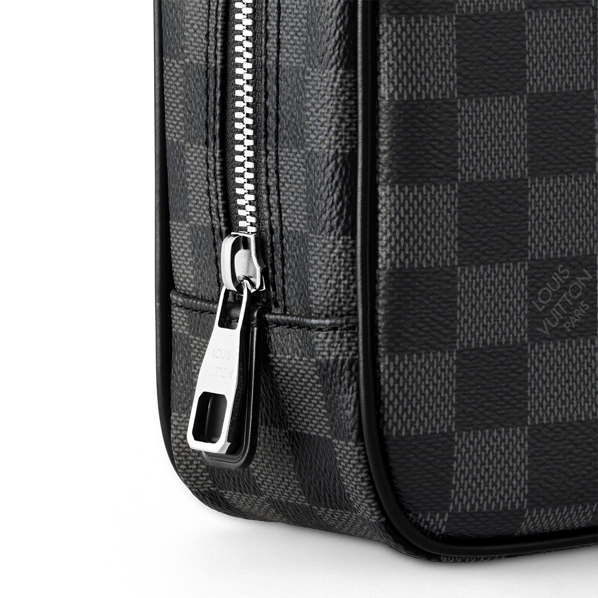 Toilet Pouch GM Damier Graphite in Men