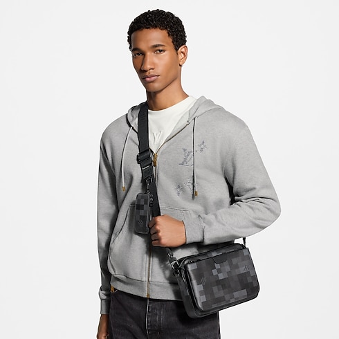Trio Messenger D16 in Men's Bags All Bags collections by Louis Vuitton (Product zoom)