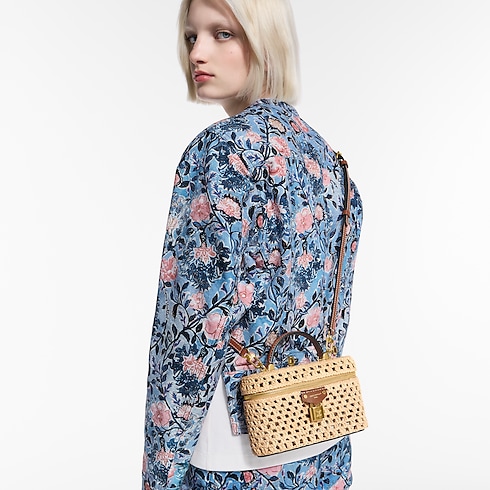 Vanity Chain Pouch Other Monogram Canvas in Women's Wallets and Small Leather Goods Wallets on Chain and Micro Bags collections by Louis Vuitton (Product zoom)